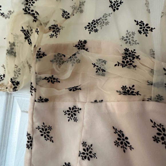 Zara NWT Floral Puff Sleeve Top - Beige - Picture 8 of 8